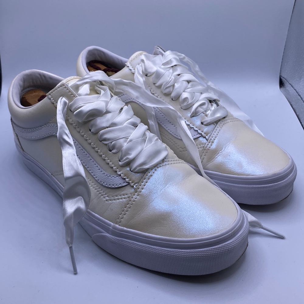 Vans - Women - W Old Skool - Pearl White Size 9.5